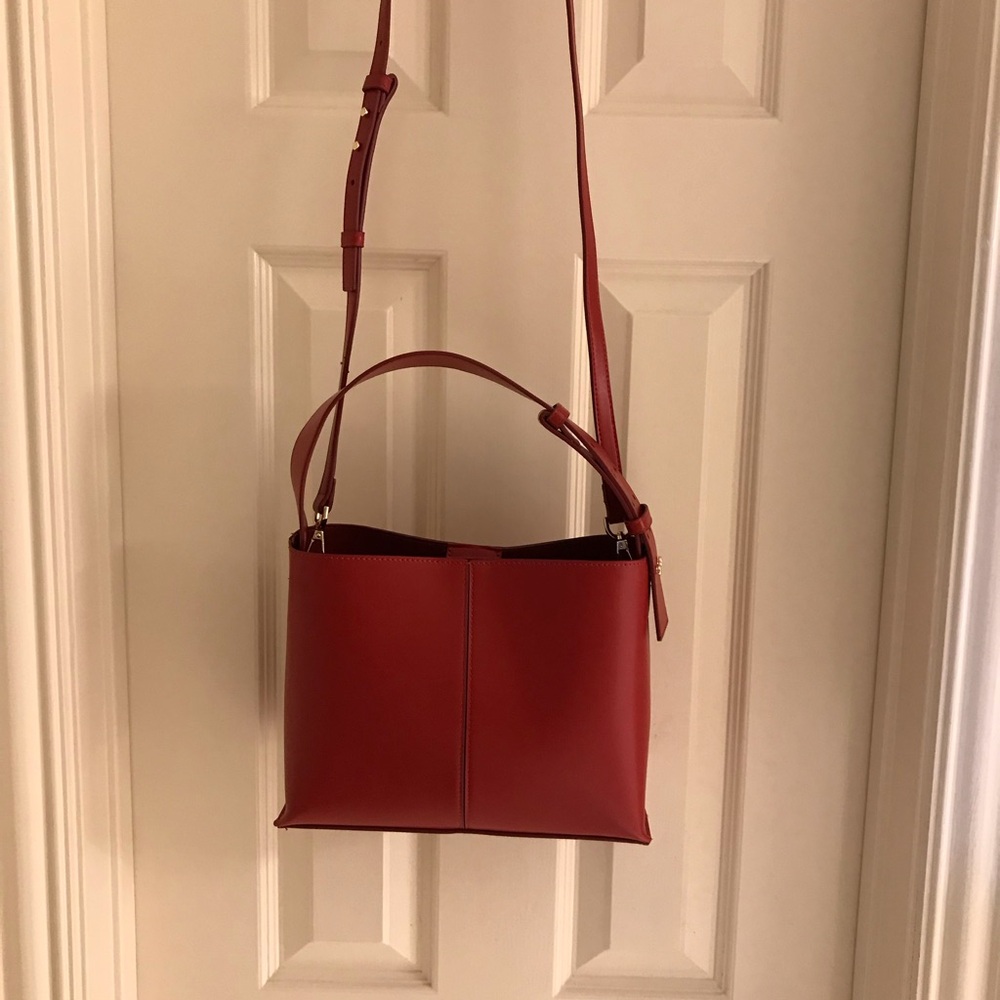 Chic Red Leather Shoulder Bag with Adjustable Strap